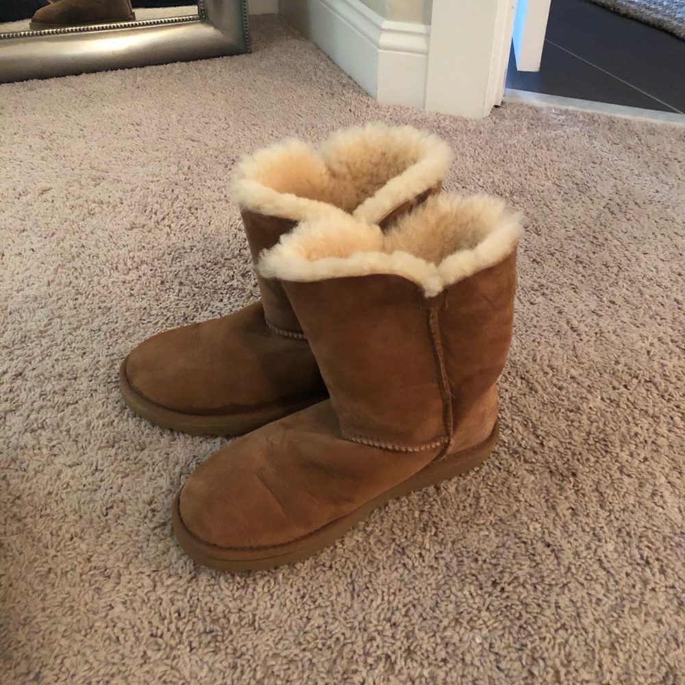 Tan ugg boots with side button